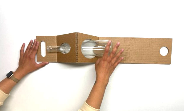 Bottle positioned in the folded one-bottle insert